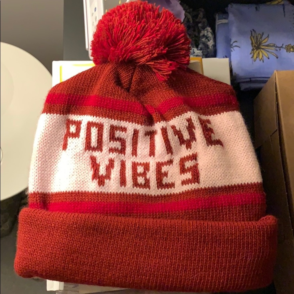 Positive Vibes beanie Charlavail